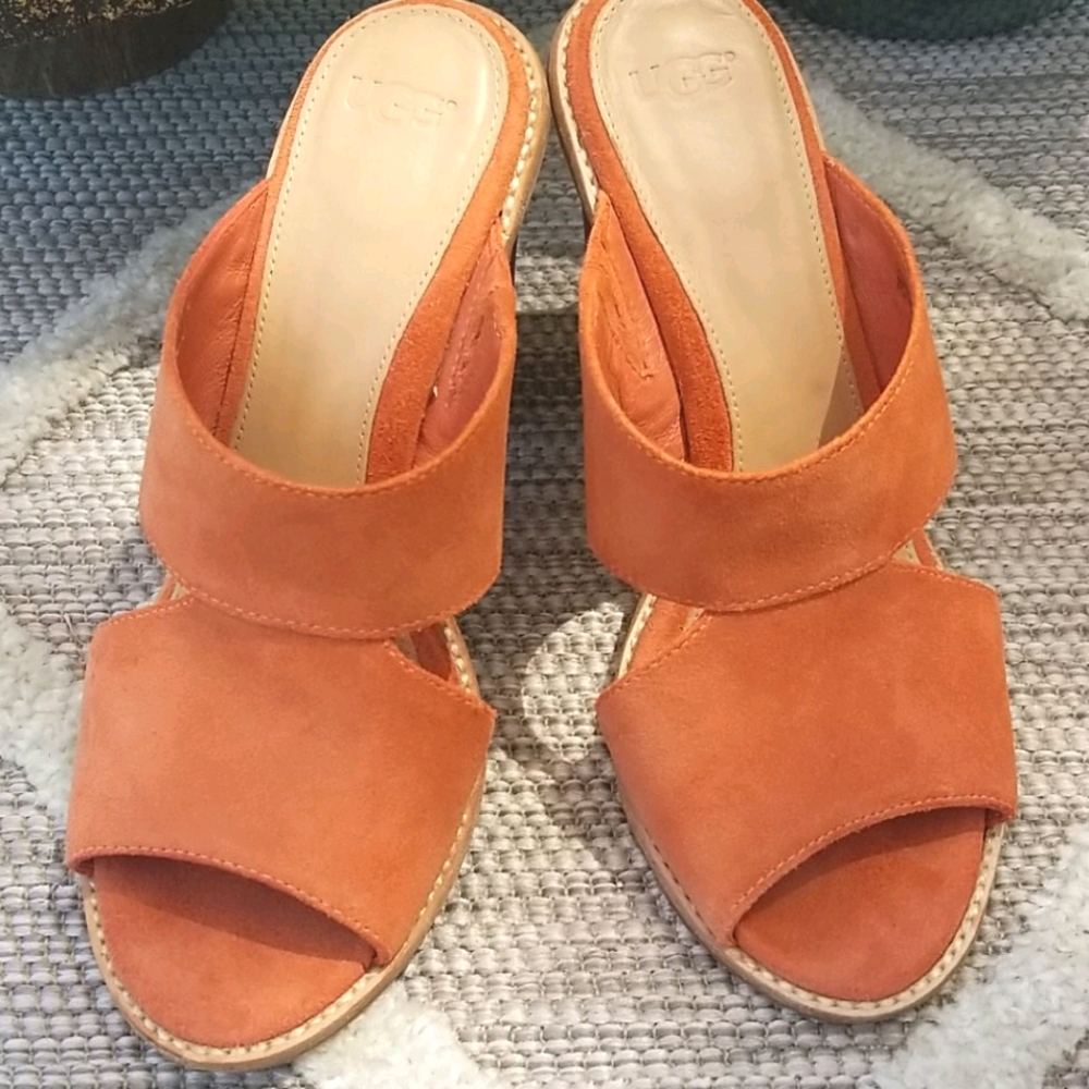 UGG CORAL SLIP ON HEELS